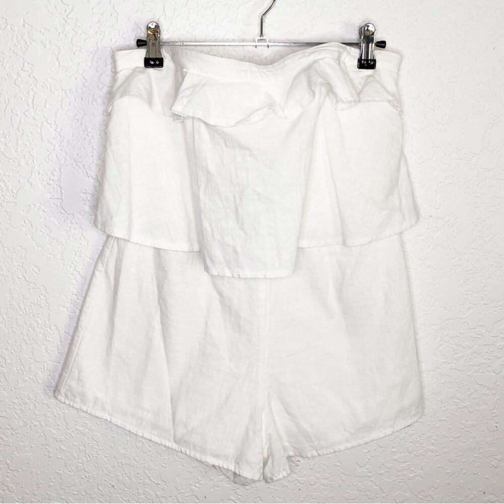 Selfie Leslie white tie back cutout strapless romper size Small